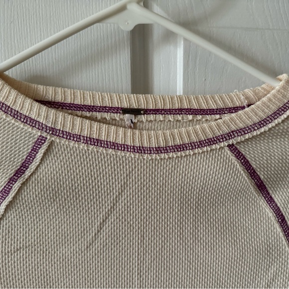 Free People Top, XS, Tan and Burgundy Stitching, Long Sleeves, Raglan NWOT - Picture 5 of 15